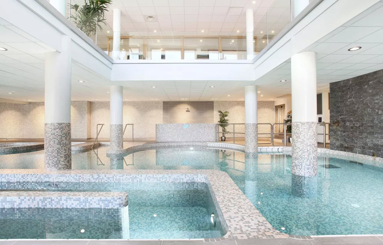 Pool at Hotel Le Chamois.jpg