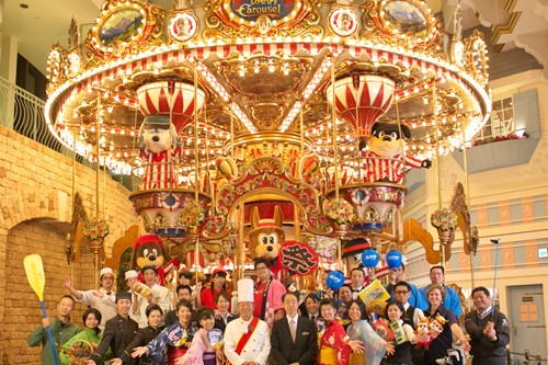 merry go round in rusutsu, skiing in japan