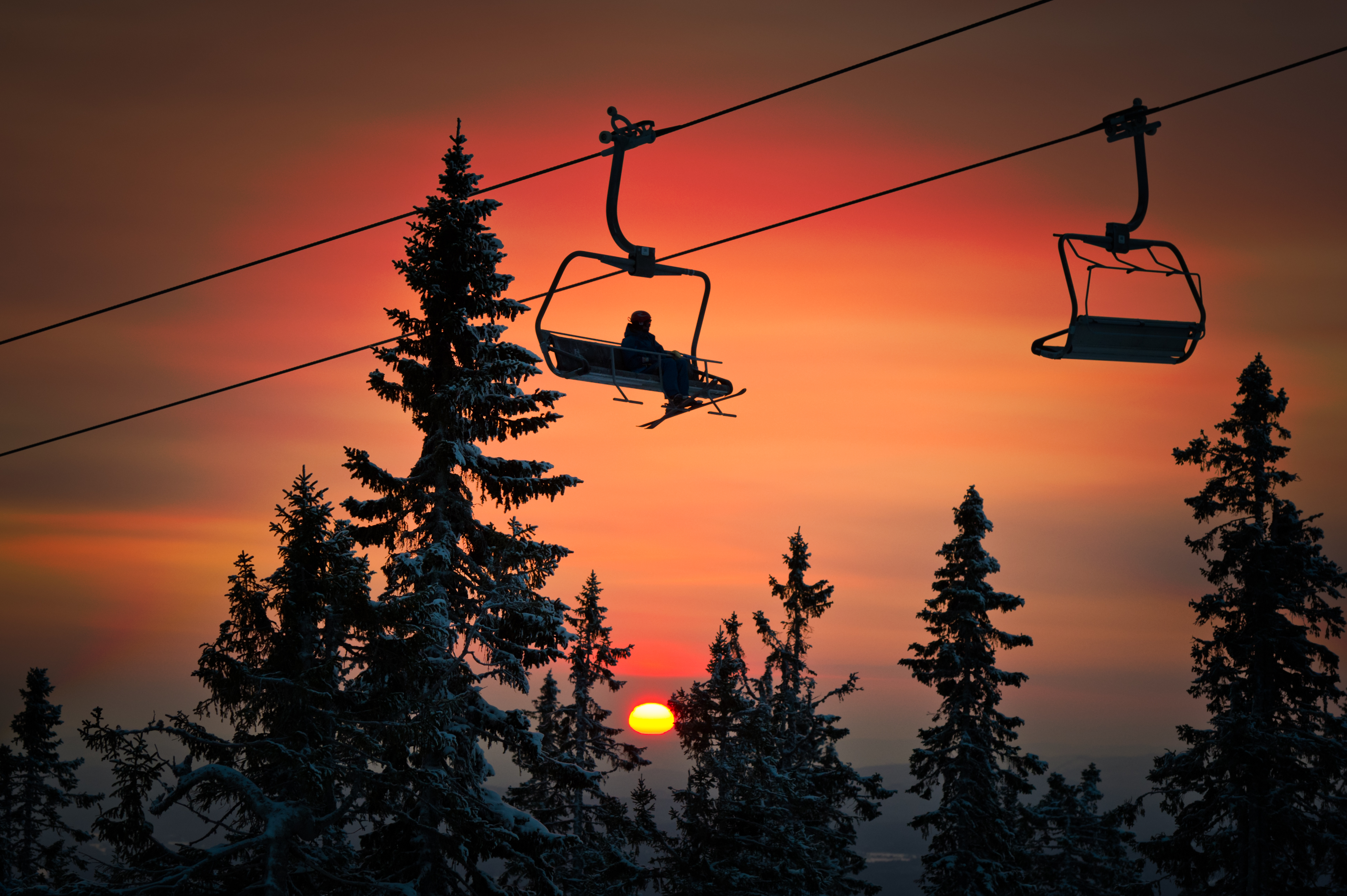 Trysil ski Holiday-Norway-red sunset and chairlift