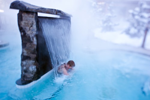 Scandanave-Spa-Whistler-waterfall.JPG