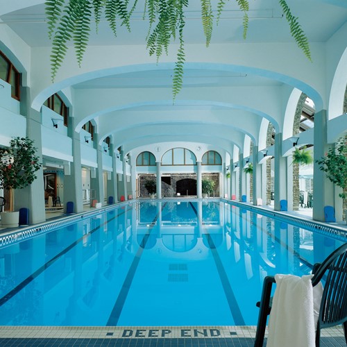 Fairmont Banff Springs, ski hotel in Canada - full size indoor pool