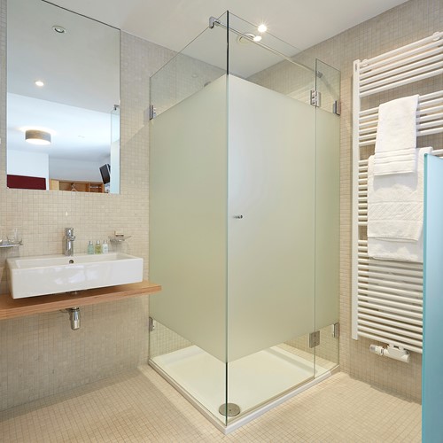 Chalet Amalien Haus, ski accommodation in St Anton, Austria. En suite.