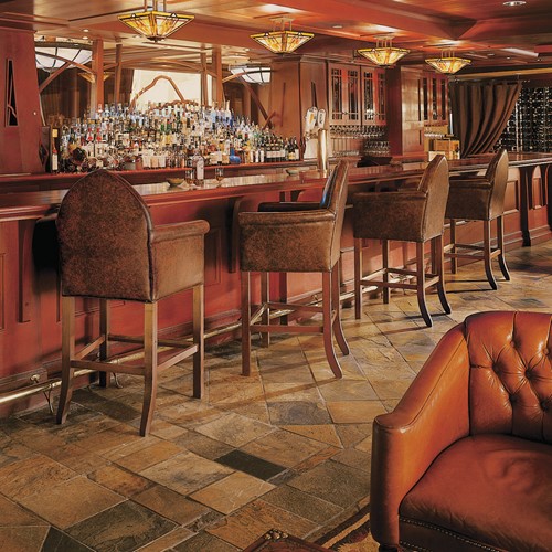 Rimrock-resort-banff-Larkspur-lounge.jpg