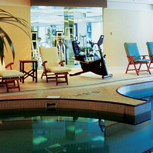 Rimrock-resort-banff-pool-area.jpg