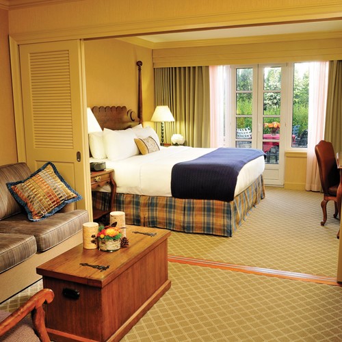 Fairmont-Chateau-Whistler-Junior-Suite.jpg