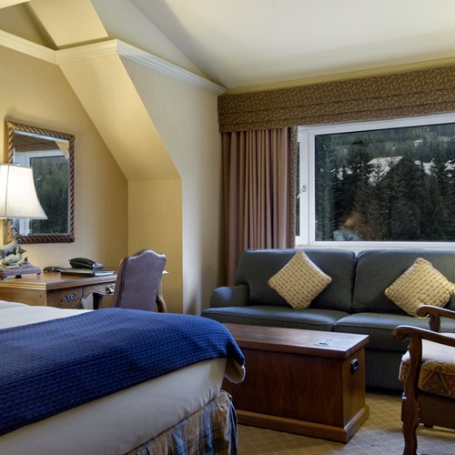 Fairmont-Chateau-Whistler-Deluxe-room.jpg