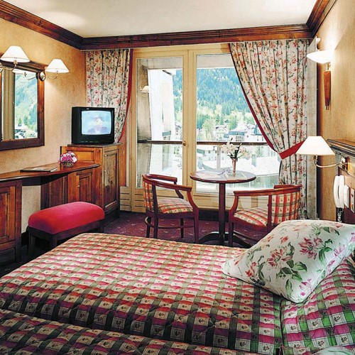 Hotel-Alpina-Chamonix-Bedroom2.jpg