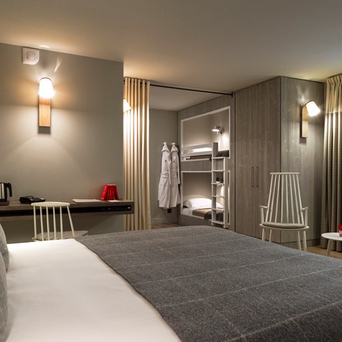 Hotel Heliopic-Chamonix-France-double bedroom