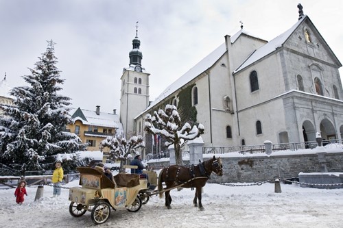 Megeve-horse-drawn-cart