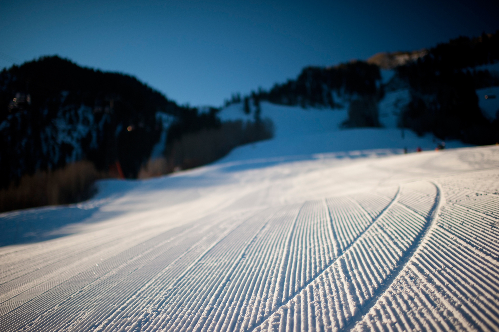 Why Plan A Sunday To Wednesday Ski Break?