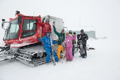 Cat skiing in japan, off-piste powder