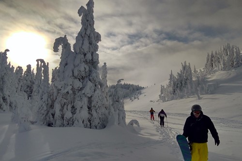 low-sun-and-snow-giants