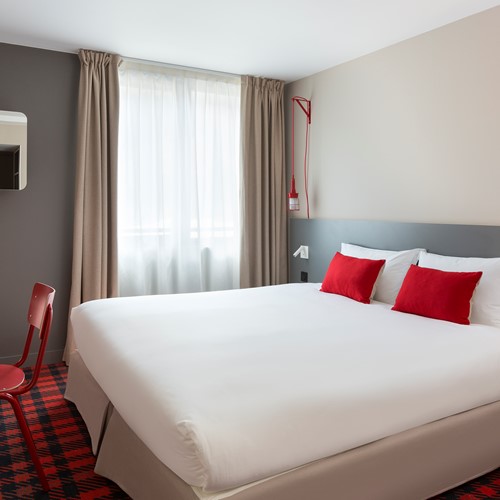 Double room at the Rocky Pop Hotel. Perfect for a long day skiing.