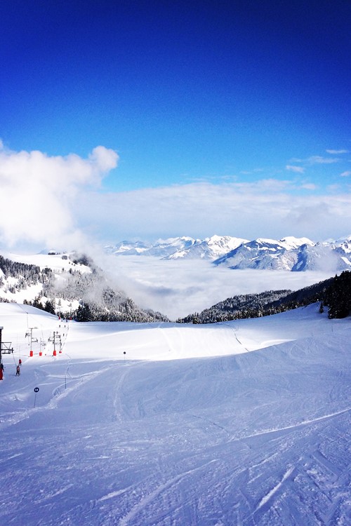 Morzine-Sam-blue-skies.JPG
