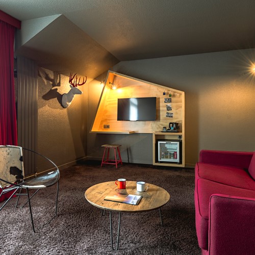 seating nook in bedroom at Refuge des Aiglons in Chamonix