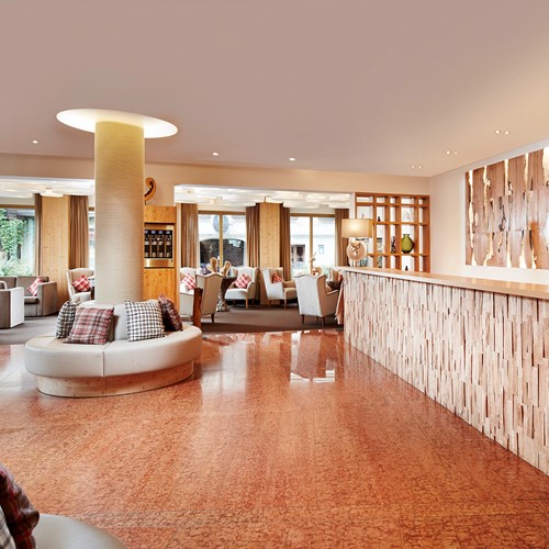 Kaprun-Alpenhaus-hotel-reception.jpg