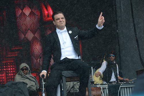 Top-of-the-mountain-concert-Robbie-Williams