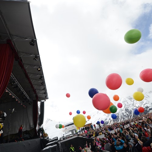 Top-of-the-mountain-concert-Ischgl