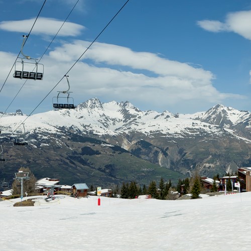 Les-Arcs-hotel-aguille-grive-chairlift.jpg
