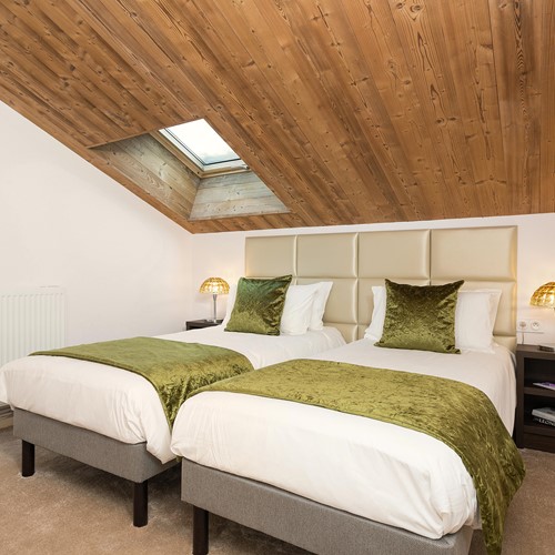 Hotel-le-Mottaret-Meribel-twin-room.jpg