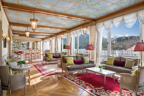 hotel cristallo lounge and bar cortina