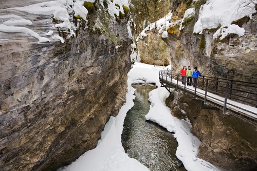 johnson canyon ice walkway