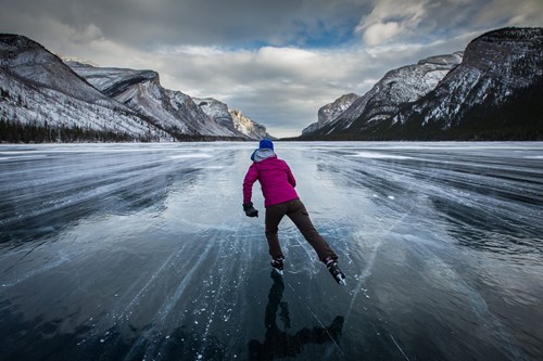 ice skating lake louise