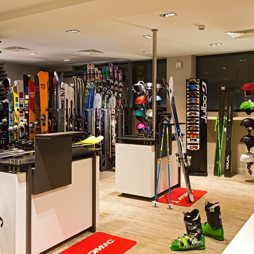 Hotel Heliopic-Chamonix ski resort-in-house ski shop