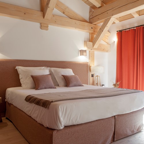 Flexiski-Chalet-Des-Cascades-Junior-Suite-1.jpg