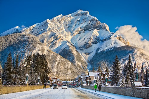 Destination_Signature_Banff_Avenue_Winter_Paul_Zizka_12_Horizontal.jpg