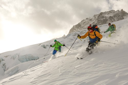 freeriding crew chamonix skiers off piste
