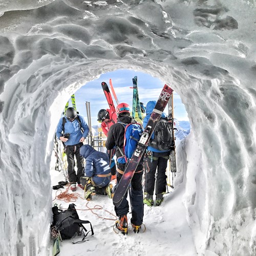 off piste guiding gear for vallee blanche Salome Abrial
