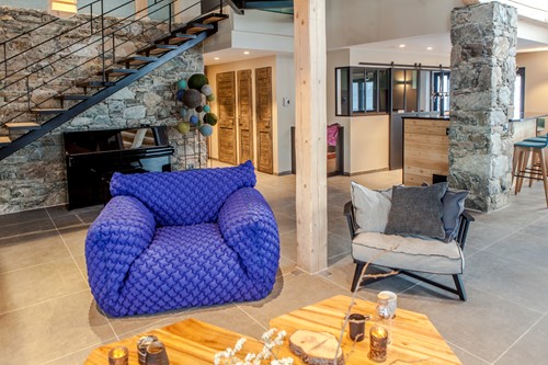 comfy seating area in the chalet des cascades, les arcs