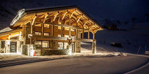 Chalet Des Cascades Named World's Best New Ski Chalet 2018