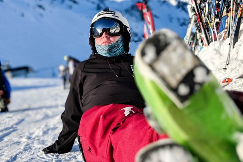 Chilled beginner skiing
