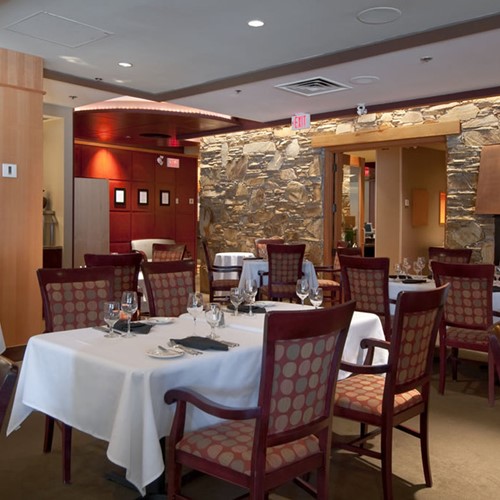 Hilton-Whistler-Resort-and-Spa-restaurant