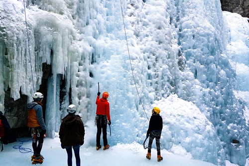 Banff, ice canyon walking - alberta