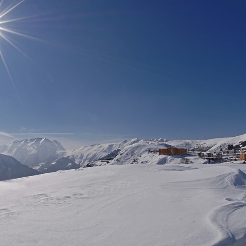 Le Pic Blanc-Alpe d'Huez-view.jpg