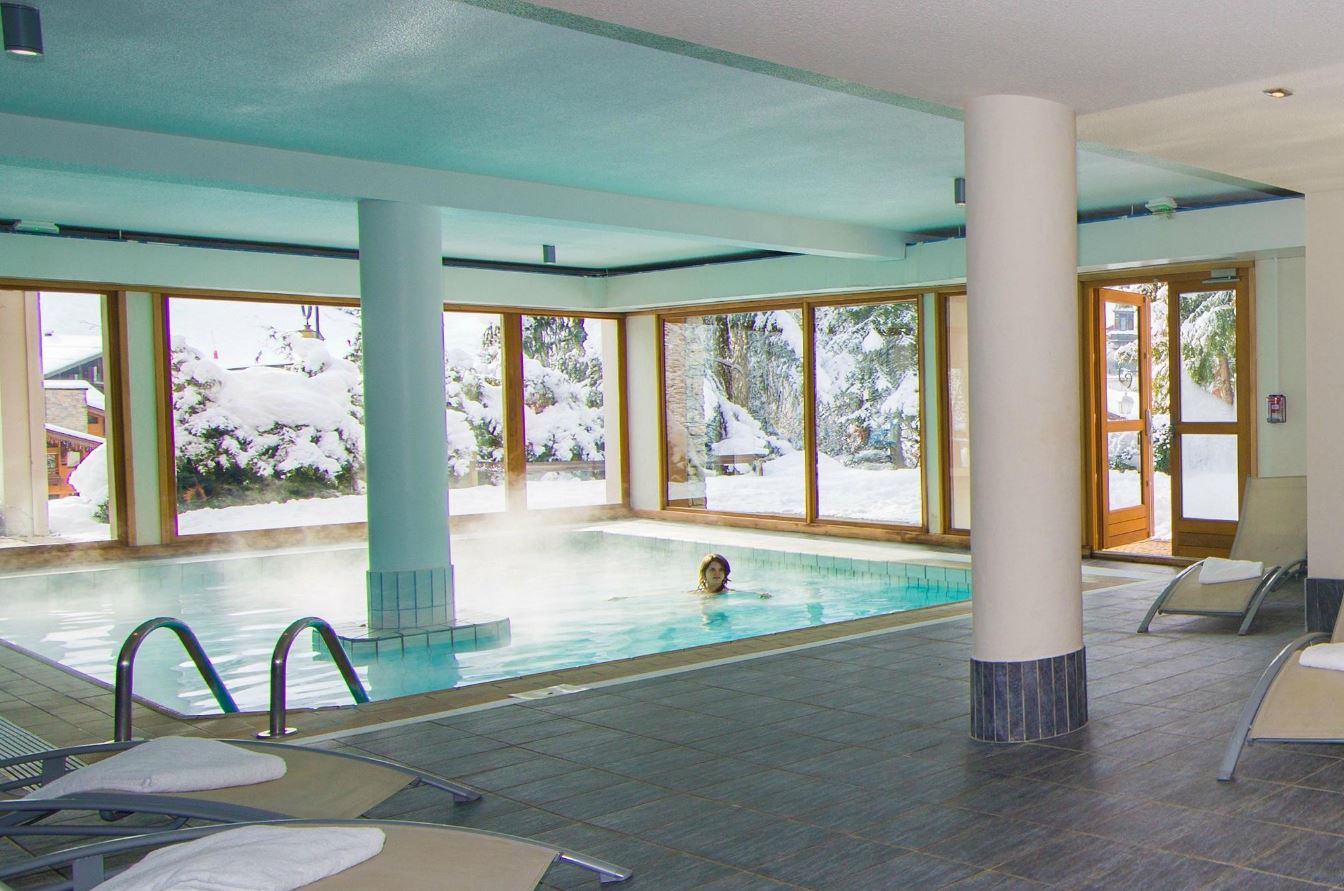 Hotel Alpen Roc-La Clusaz-France-indoor swimming pool