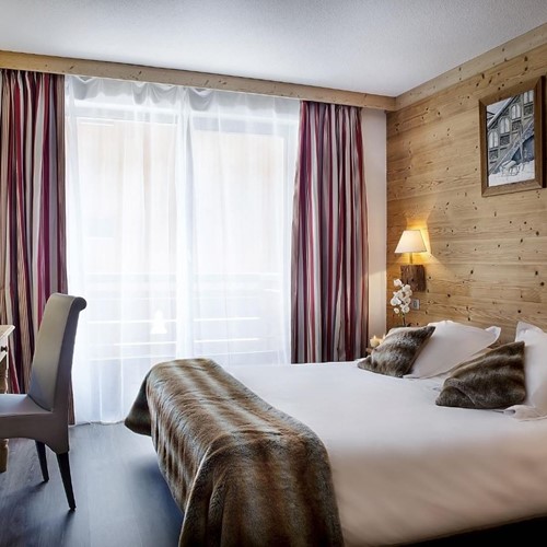 Hotel Alpen Roc-La Clusaz-France-guestroom